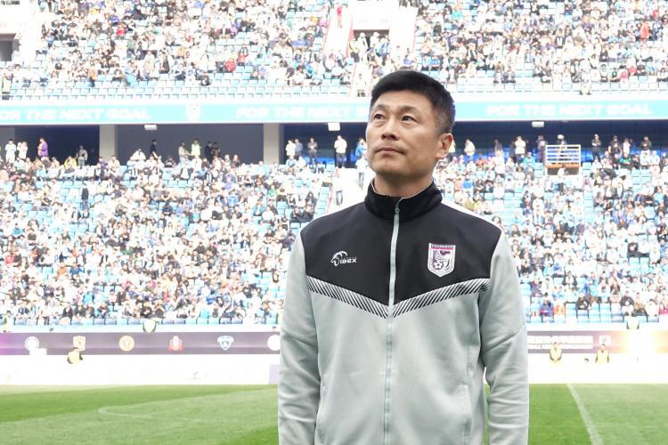 app下载-博主：大连英博惨败河南队后今日暂停休假，下午在基地继续训练