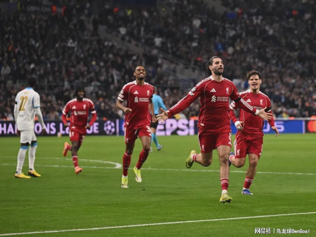 Kaiyun Sports-欧冠完胜！追平皇马！五大联赛第1，英超冠军出线在望